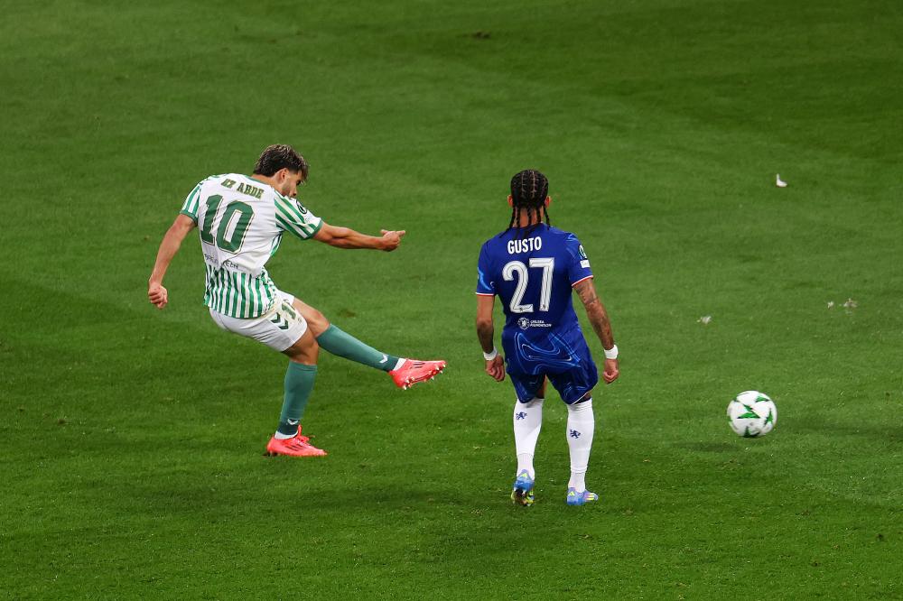 王曼昱横扫华裔名将，王楚钦11-4降维打击，国乒8-0韩国豪取5连胜